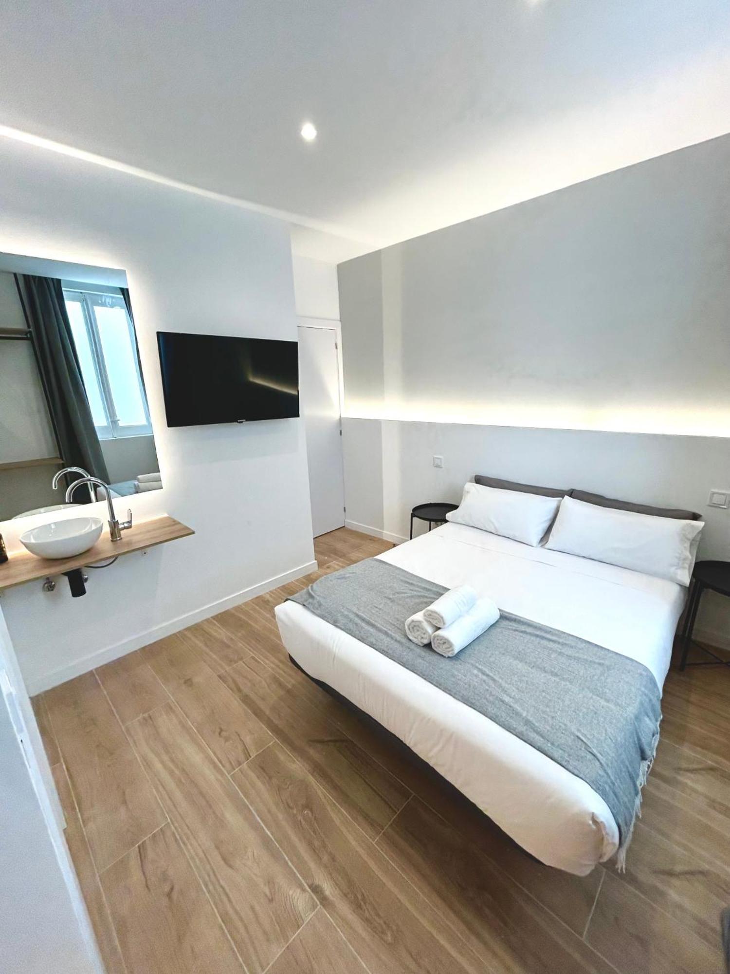 Hotel Casa De Huespedes San Andres à Madrid Extérieur photo